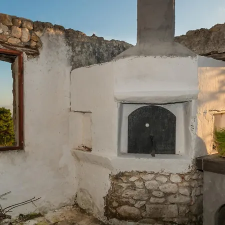Marfo Natural Park Villa *